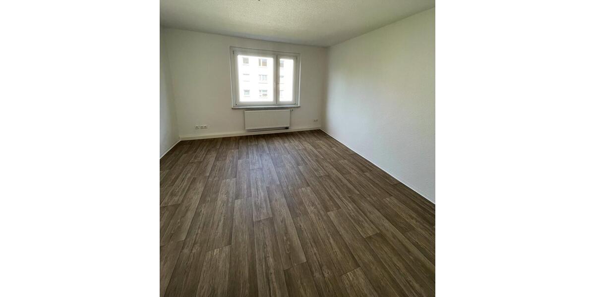 Etagenwohnung Weida - 3 Zimmer, 95 m&sup2;, 594&euro; | Angebot:21380005