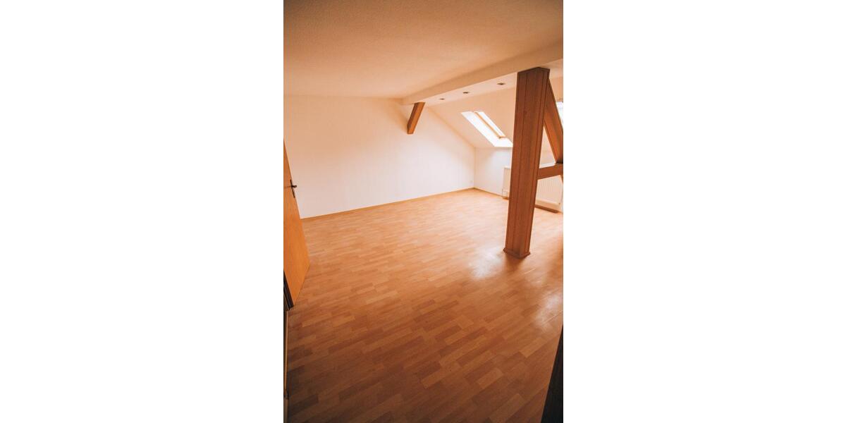 Dachgeschoßwohnung Gera Alt-Bieblach - 2.5 Zimmer, 75 m&sup2;, 449&euro; | Angebot:25968243