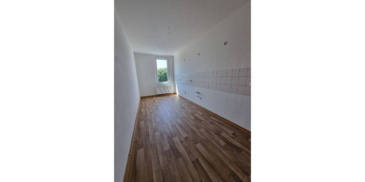 Etagenwohnung Crimmitschau - 4 Zimmer, 82 m&sup2;, 368&euro; | Angebot:26797879