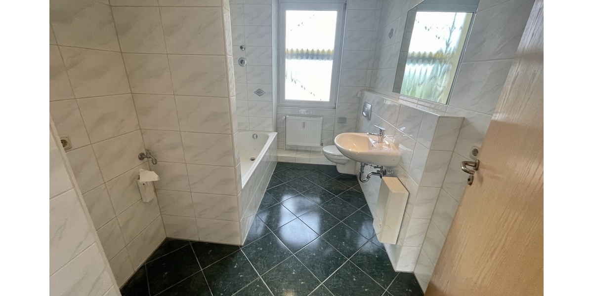 Super 3 Raum Wohnung mit Balkon und Wanne in der Geraer Innenstadt! - 3- Gera Alt-Bieblach | Angebot:26336977