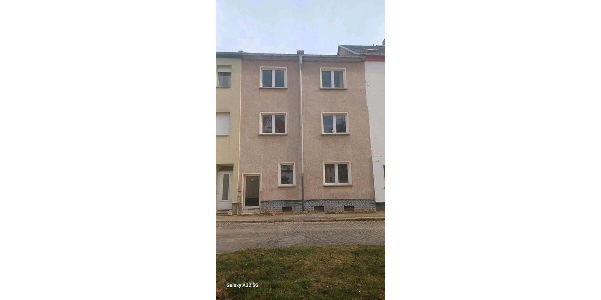 Reihenhaus Meuselwitz - 8 Zimmer, 180 m&sup2;, 88.000&euro; | Angebot:26102820