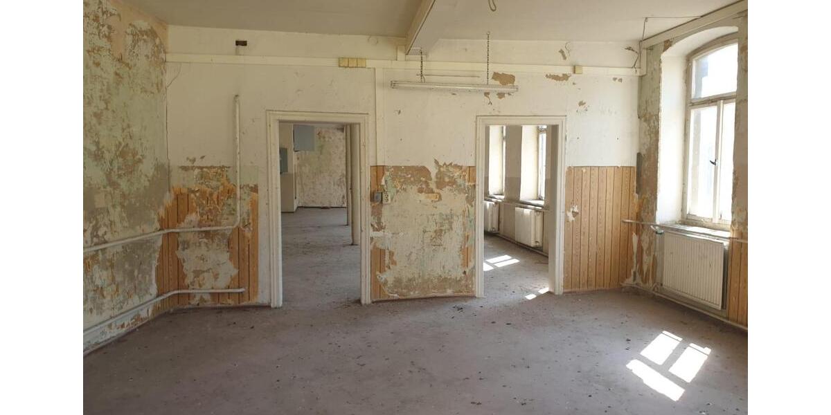 Mehrfamilienhaus, Wohnhaus Auma-Weidatal Weidatal - 5 Zimmer, 250 m&sup2;, 20.000&euro; | Angebot:27262940
