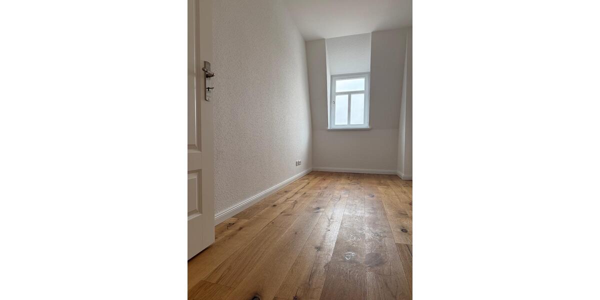 Dachgeschoßwohnung Meerane - 5 Zimmer, 117 m&sup2;, 1.300&euro; | Angebot:26325768