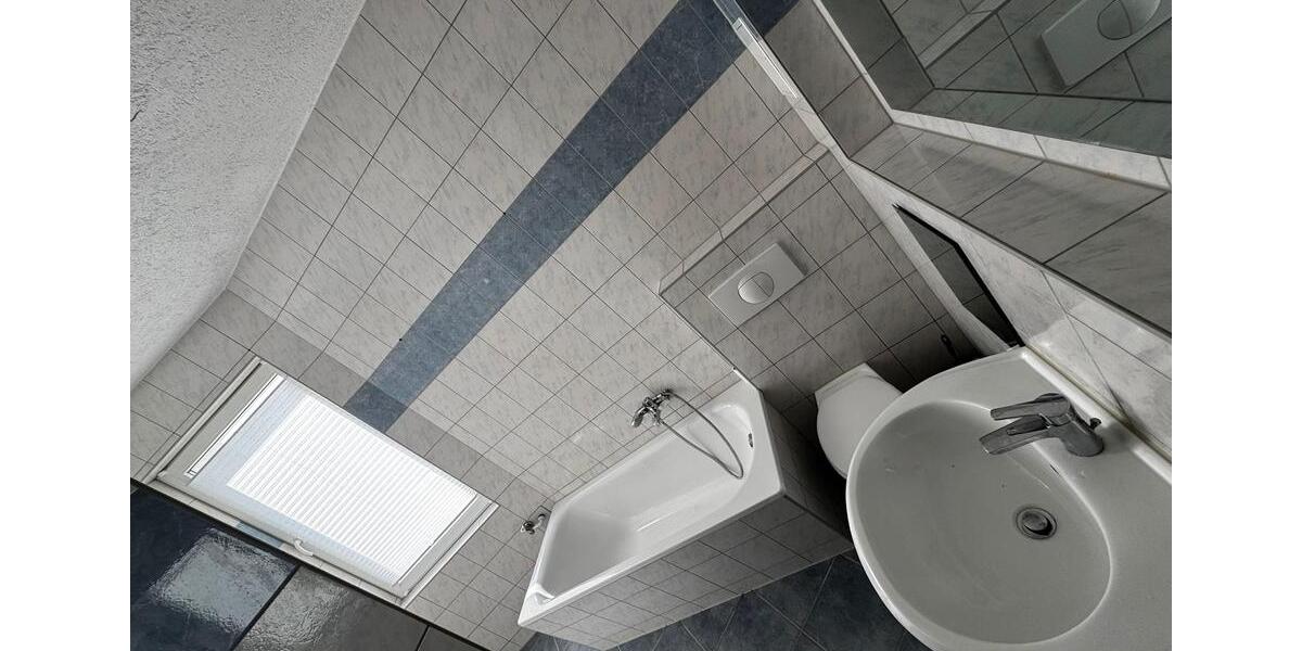 Etagenwohnung Crimmitschau - 4 Zimmer, 100 m&sup2;, 520&euro; | Angebot:24469695