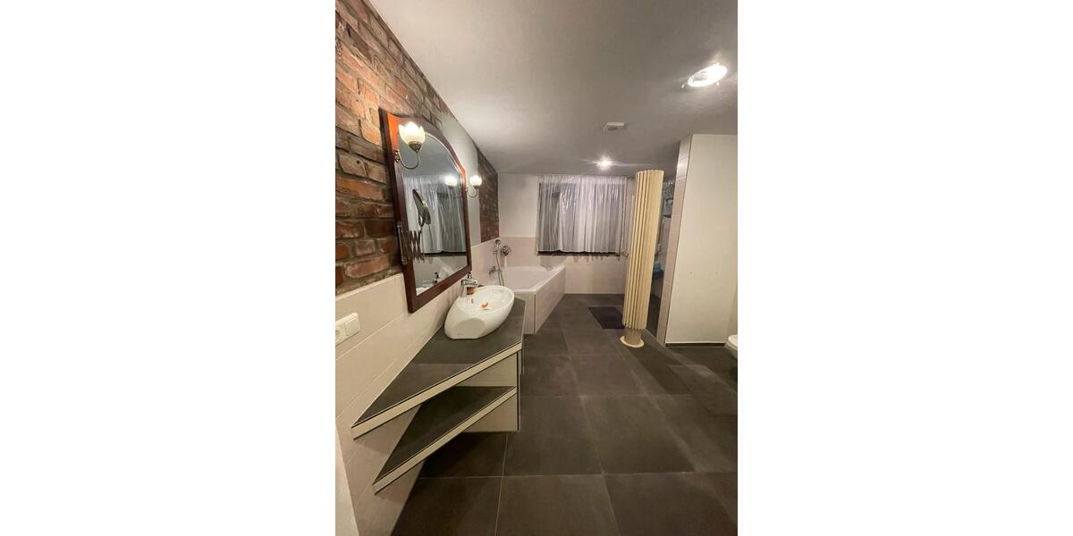 Etagenwohnung Bad Klosterlausnitz - 5 Zimmer, 160 m&sup2;, 1.000&euro; | Angebot:25527515