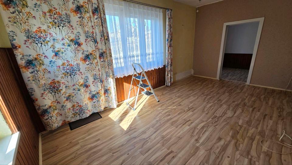 Einfamilienhaus Mohlsdorf-Teichwolframsdorf Teichwolframsdorf - 7 Zimmer, 180 m&sup2;, 81.000&euro; | Angebot:26039274