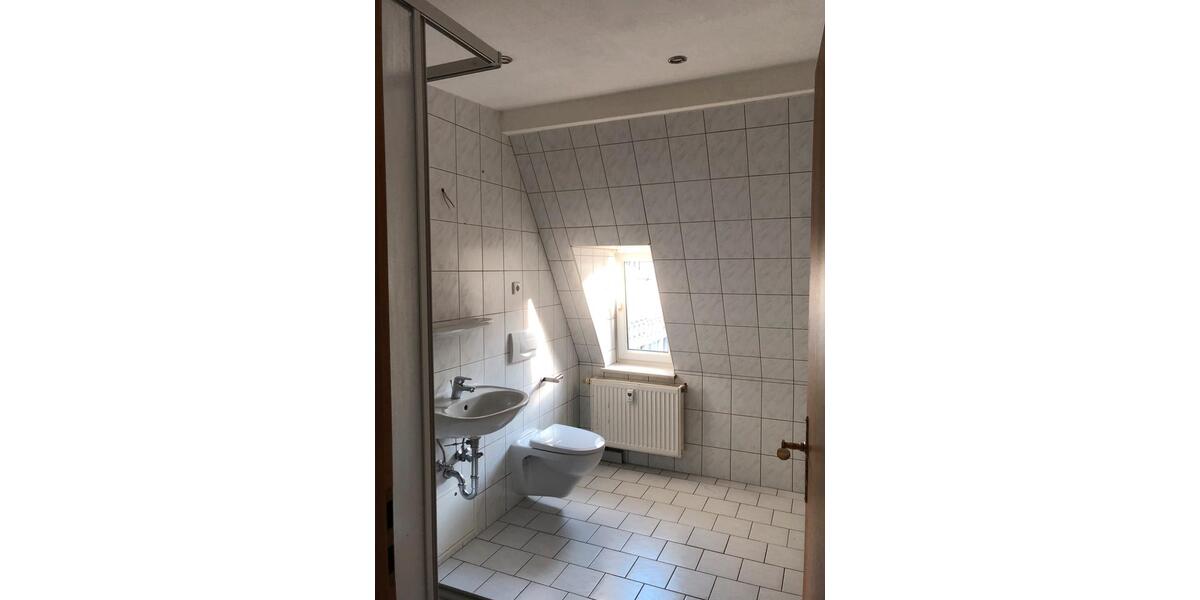 Dachgeschoßwohnung Gera - 1.5 Zimmer, 30 m&sup2;, 270&euro; | Angebot:26634660
