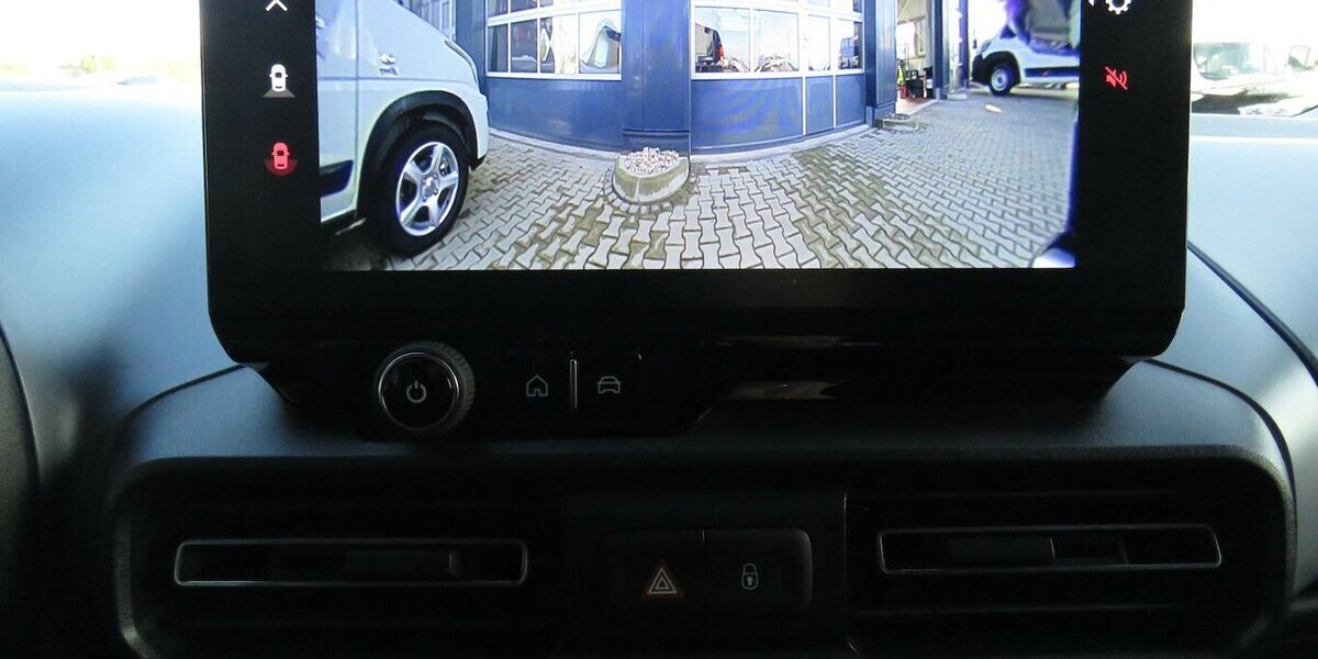 Fiat Doblo Maxi Kombi 130 AT / 7-Sitze + 10-Zoll Navi 10.280 km 27.965 &euro; Münchenbernsdorf 07589