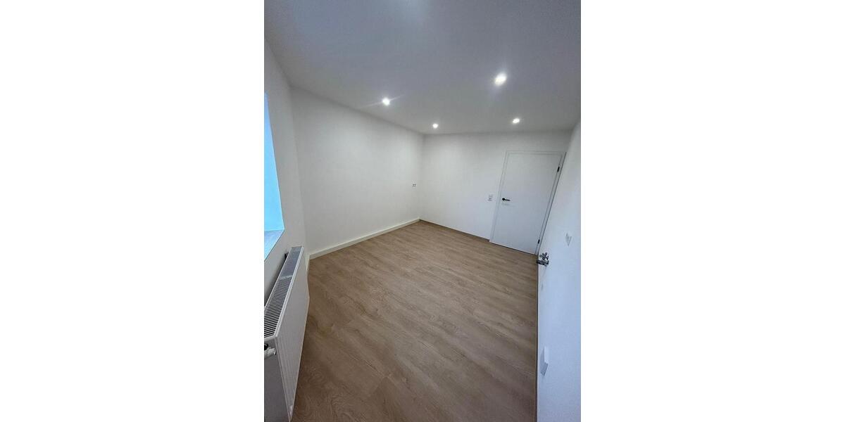 Dachgeschoßwohnung Meerane - 3 Zimmer, 84 m&sup2;, 600&euro; | Angebot:26664457
