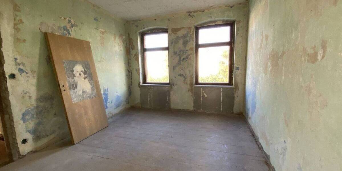 Sanierungsbedürftiges Mehrfamilienhaus mit 2-3 Wohneinheiten 1 zimmer