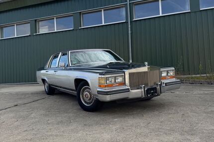 Cadillac Fleetwood 99.999 km 19.500 &euro; Altenburg 04600