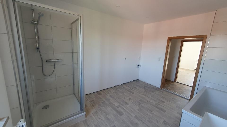 Etagenwohnung Schmölln - 4 Zimmer, 107 m&sup2;, 560&euro; | Angebot:26223221