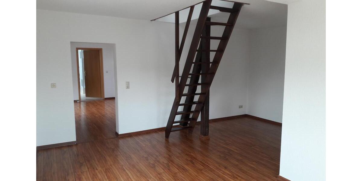 Dachgeschoßwohnung Gera - 3 Zimmer, 100 m&sup2;, 660&euro; | Angebot:26130286