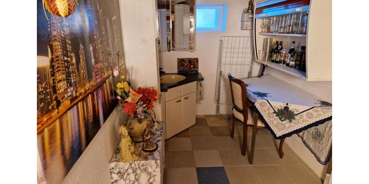 Etagenwohnung Meuselwitz - 8 Zimmer, 160 m&sup2;, 1.200&euro; | Angebot:26321990