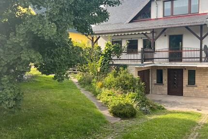 Große Doppelhaushälfte mit EinliegerWohnung in Naumburg