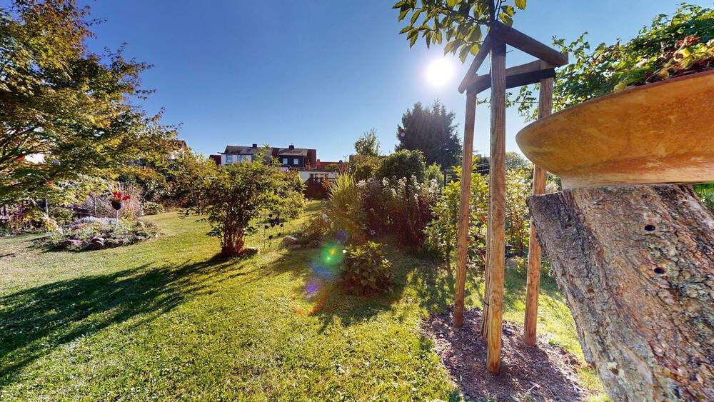 Modernisierte Doppelhaushälfte mit großem Garten, Terrasse & Photovoltaik in Zeitz 3 zimmer