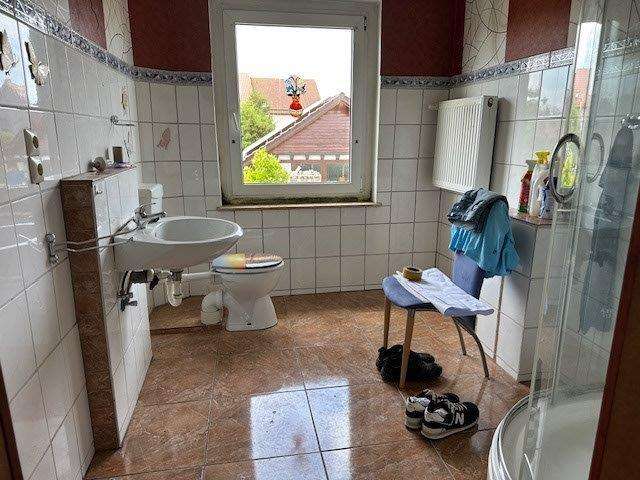 Wohnen auf einer Ebene - Großer sanierungbedürftiger Bungalow mit viel Potenzial - Einfamilienhaus Triptis | Angebot:24542218