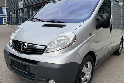 Opel Vivaro 63.000 km 16.980 € Zwickau 08056