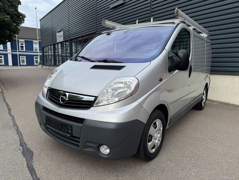 Opel Vivaro 63.000 km 16.980 € Zwickau 08056