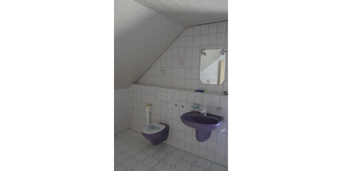 Doppelhaushälfte Crimmitschau - 12 Zimmer, 170 m&sup2;, 125.000&euro; | Angebot:26041621