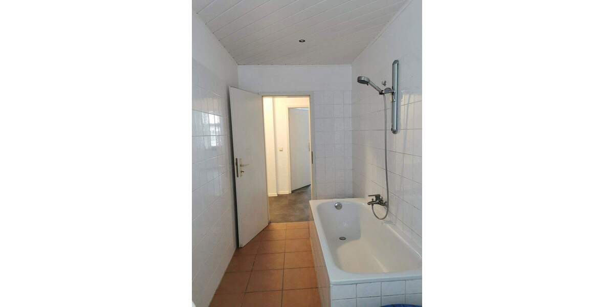 Etagenwohnung Gera Debschwitz - 3 Zimmer, 92 m&sup2;, 590&euro; | Angebot:25274381