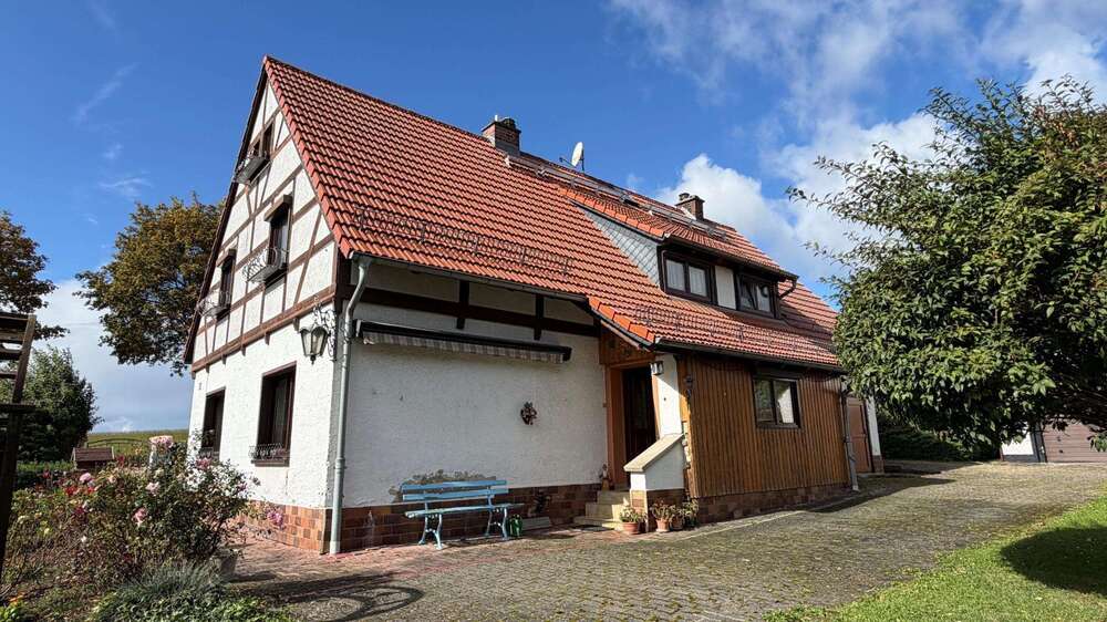 Einfamilienhaus Crimmitschau - 8 Zimmer, 160 m&sup2;, 158.600&euro; | Angebot:27714297
