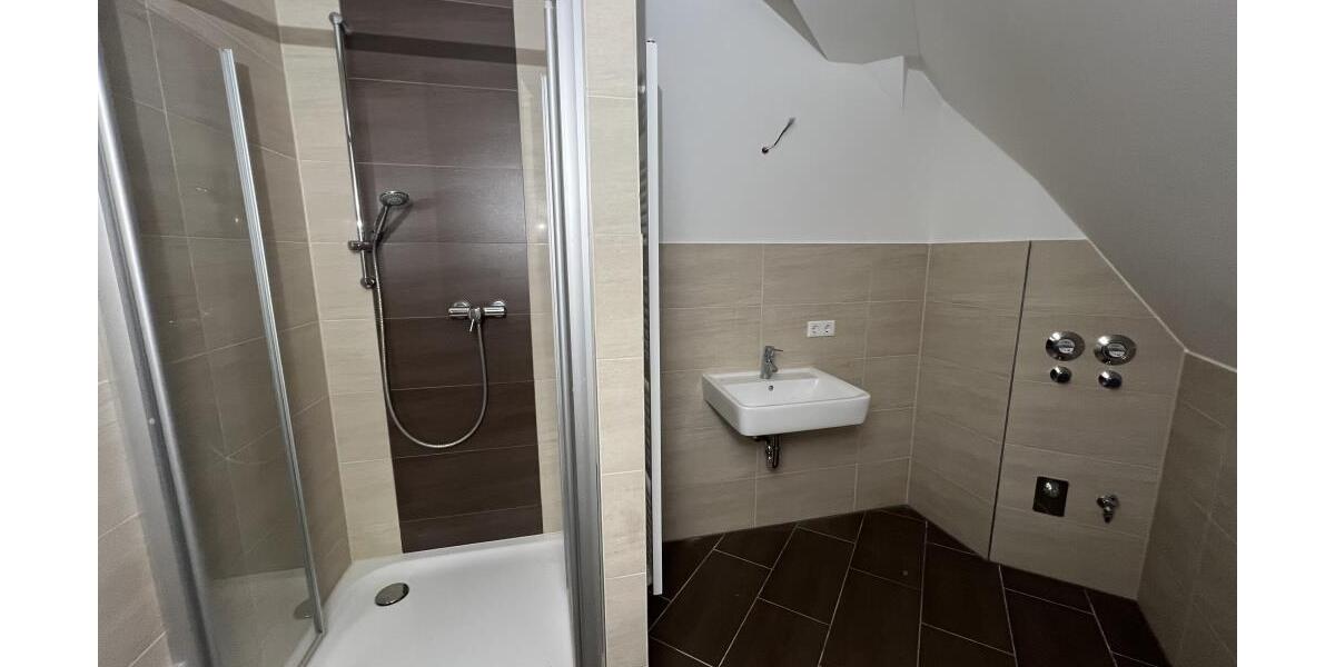Wohnen mal anders! Imposante Dachgeschosswohnung mit Balkon und Aufzug! - Dachgeschoßwohnung Gera Alt-Bieblach | Angebot:26386423