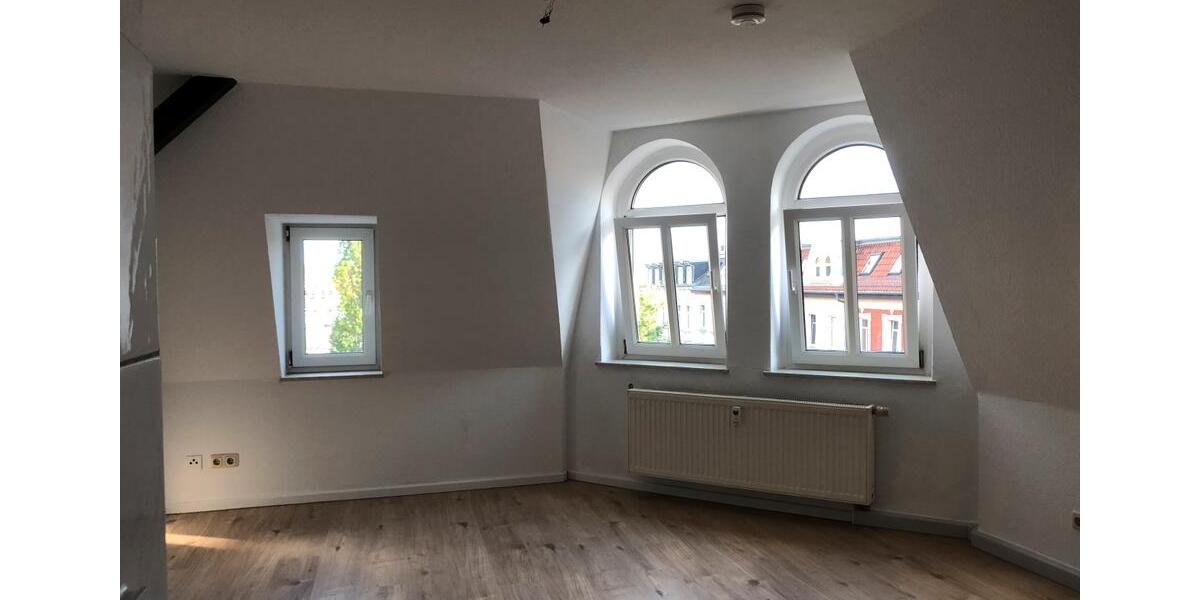 Dachgeschoßwohnung Gera - 1.5 Zimmer, 30 m&sup2;, 270&euro; | Angebot:26634660