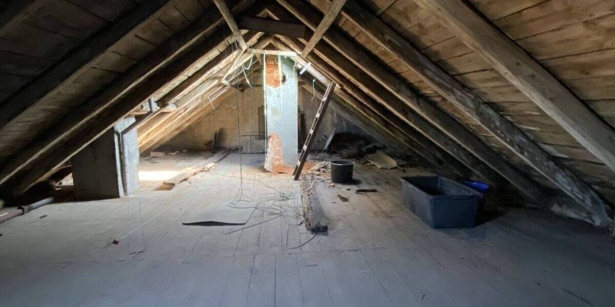 Sanierungsbedürftiges Mehrfamilienhaus mit 2-3 Wohneinheiten 1 zimmer