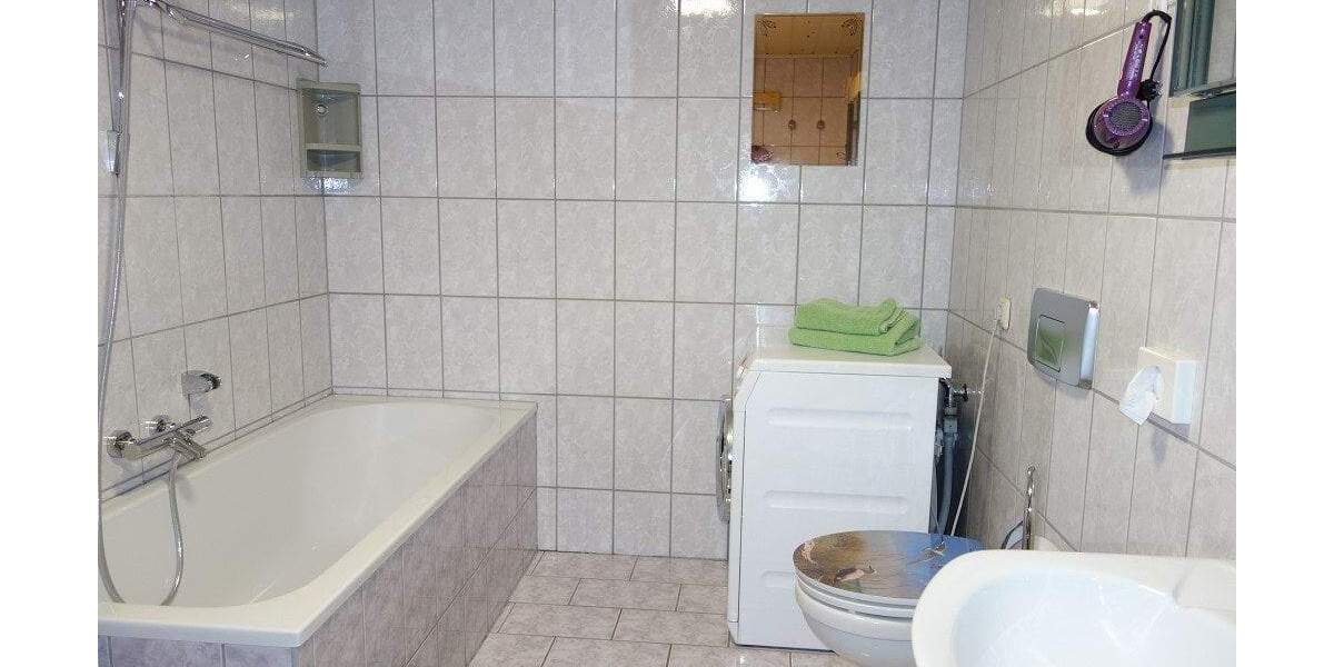 Doppelhaushälfte Werdau - 6 Zimmer, 210 m&sup2;, 260.000&euro; | Angebot:25037909