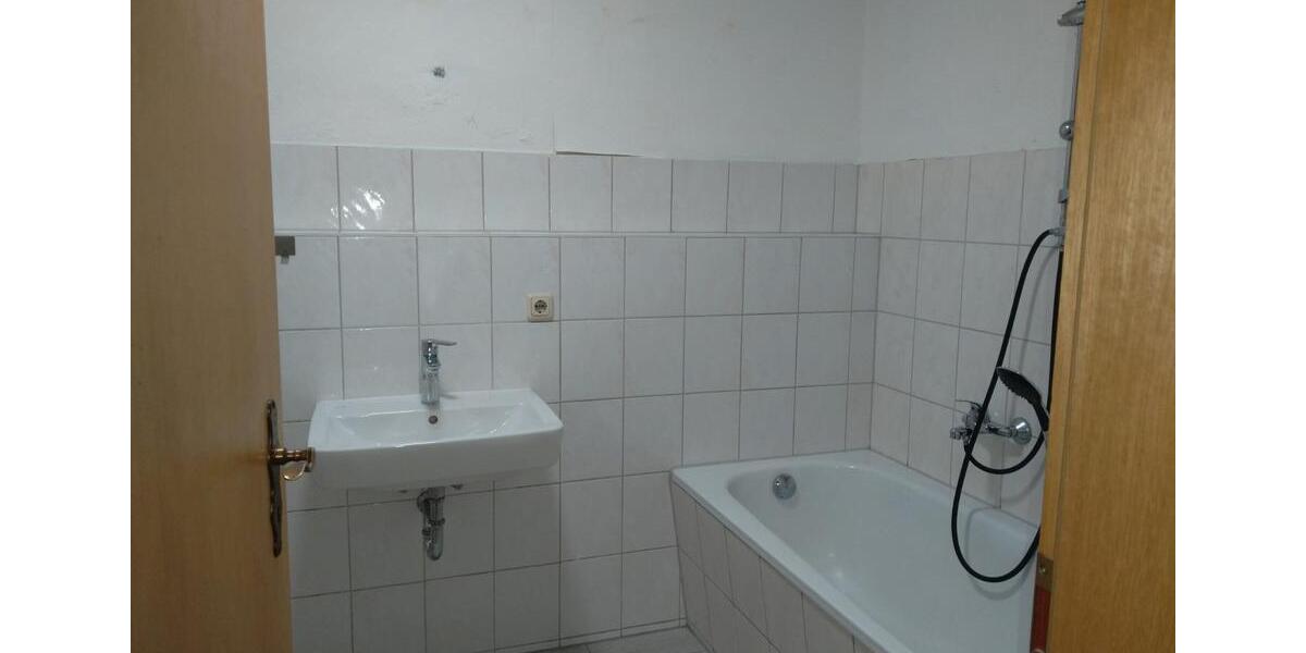 Etagenwohnung Eisenberg - 4 Zimmer, 98 m&sup2;, 680&euro; | Angebot:24654850