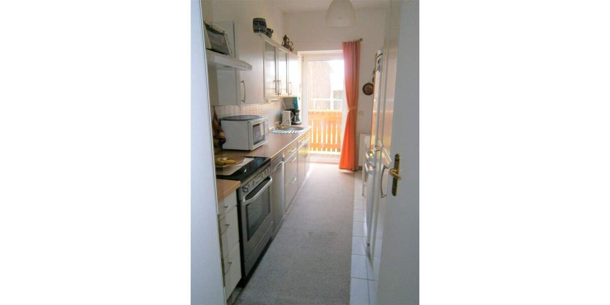 Hübsche 3 Raum Wohnung mit Balkon im Herzen der Stadt Meuselwitz zu verkaufen! 3 zimmer