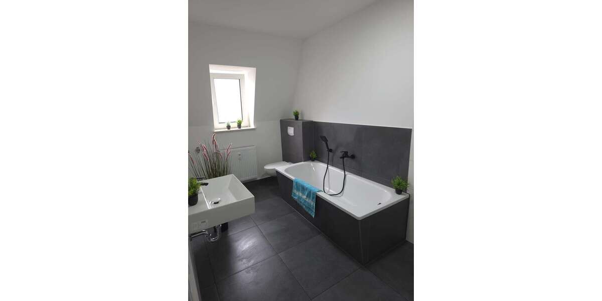 Etagenwohnung Meerane - 3 Zimmer, 71 m&sup2;, 495&euro; | Angebot:27087664