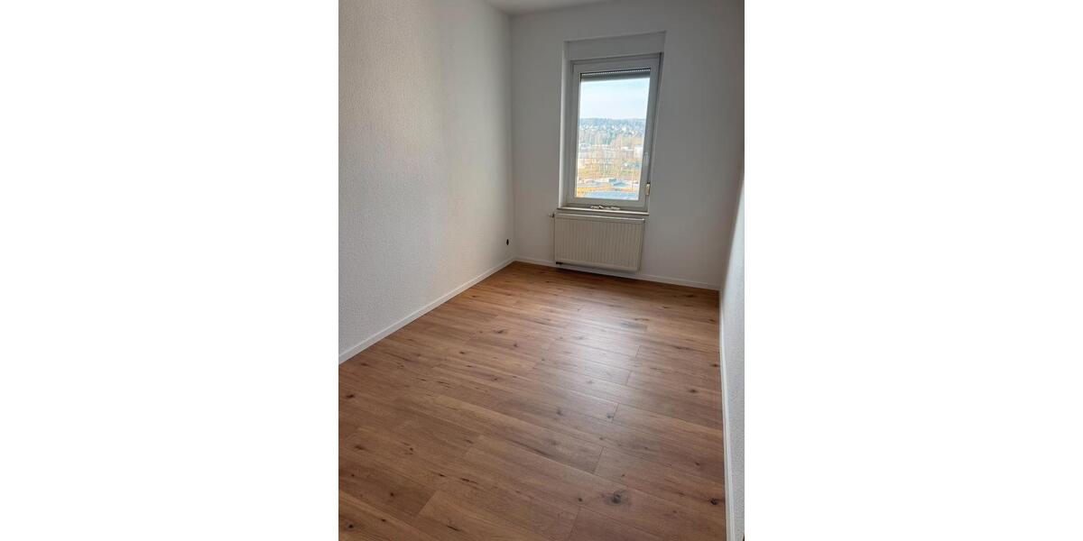 Etagenwohnung Gera Alt-Bieblach - 4 Zimmer, 100 m&sup2;, 646&euro; | Angebot:26698307