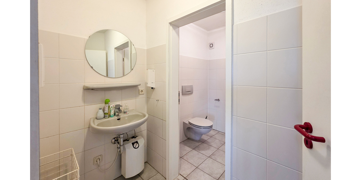 Vielseitiges Bürogebäude zum Verkauf in Gera – Schulungsräume, Parkplätze, gute Lage. - Gewerbeobjekt Gera Bieblach-Ost | Angebot:26237726